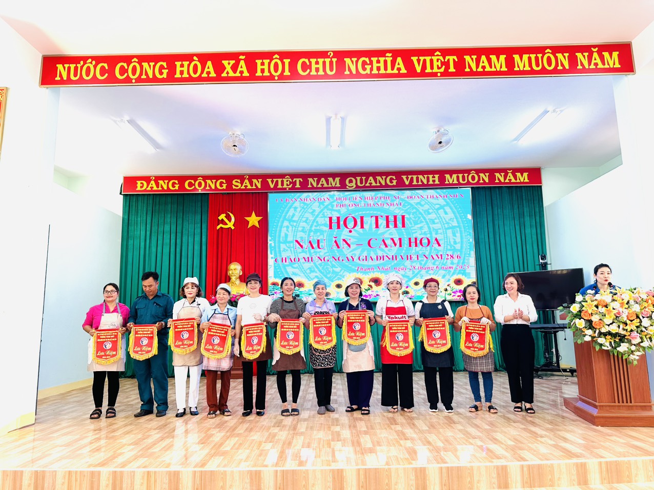 Phường Thành Nhất tổ chức Hội thi " Nấu ăn - Cắm hoa" chào mừng Ngày Gia đình Việt Nam và hưởng ứng tháng hành động phòng, chống bạo lực gia đình